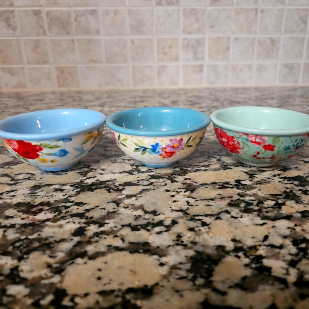 Pioneer Woman Dipping Bowls. MIX N MATCH 3 for 10